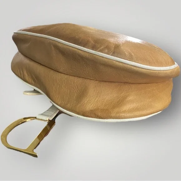 SOLD 📣 Vintage Christian Dior Tan Leather Saddle Bag - Picture 5 of 17